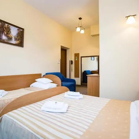 Nocleg ze śniadaniem Fian - I Konferencje W Centrum 3*