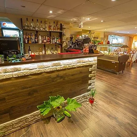 Bed & Breakfast Osrodek Fian - I Konferencje W Centrum 3*
